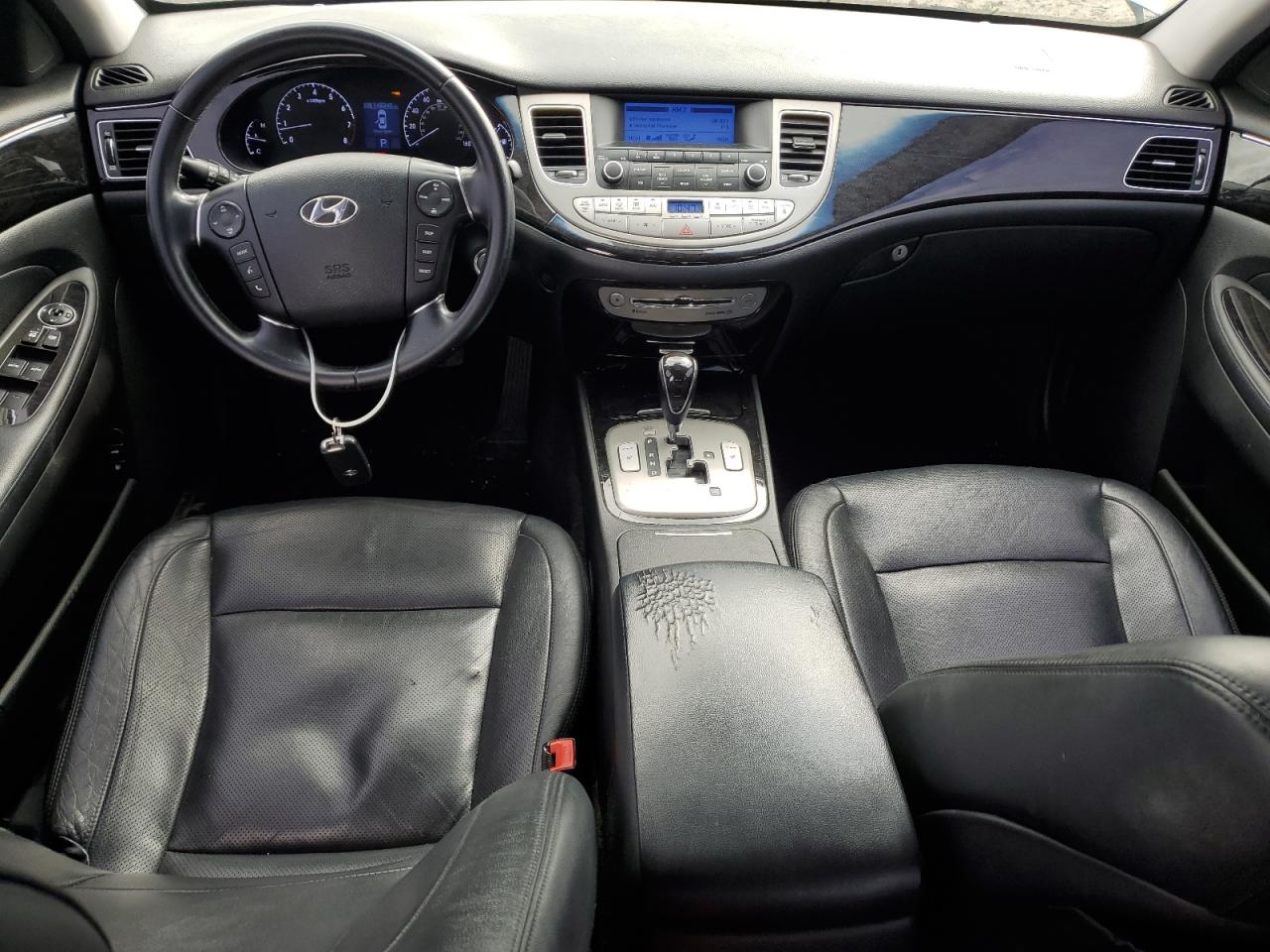 2013 Hyundai Genesis - Image 8