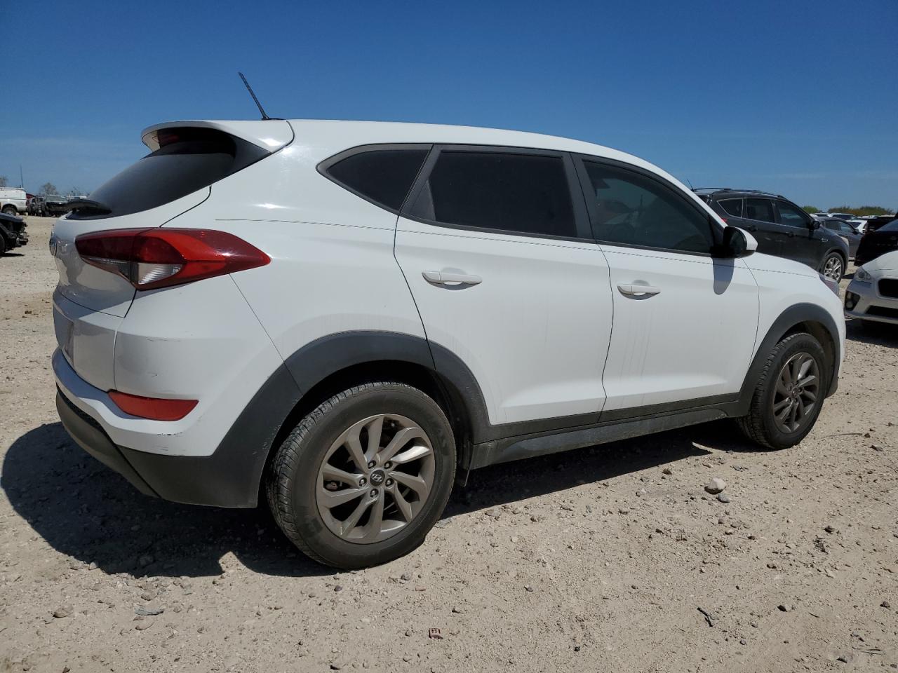 2017 Hyundai Tucson - Image 3