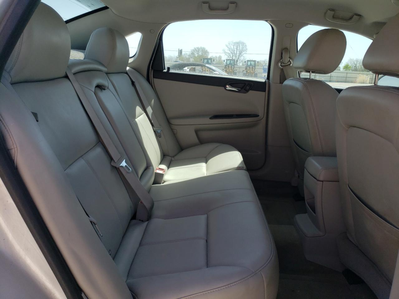 2012 Chevrolet Impala - Image 10