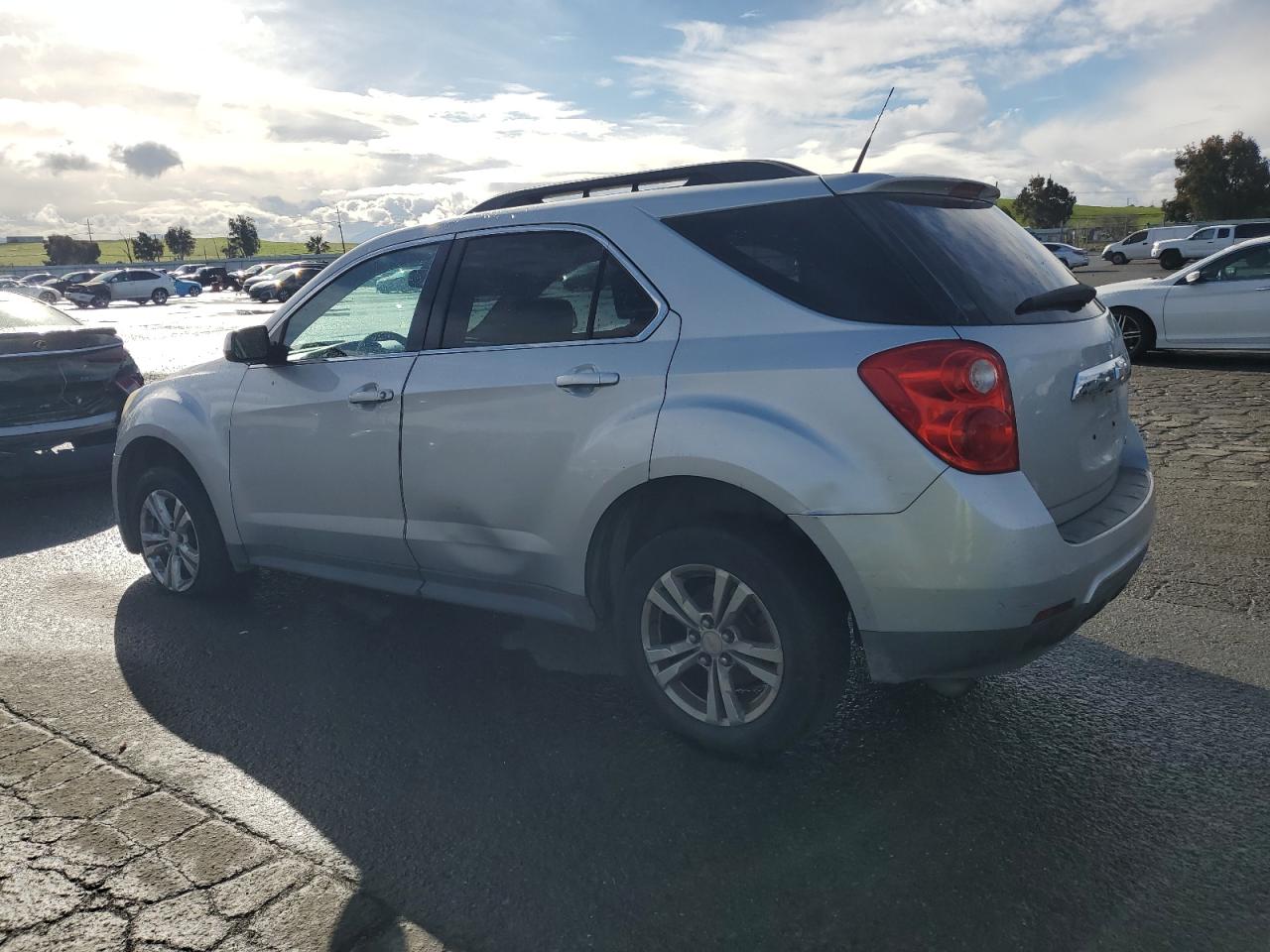 2010 Chevrolet Equinox - Image 2