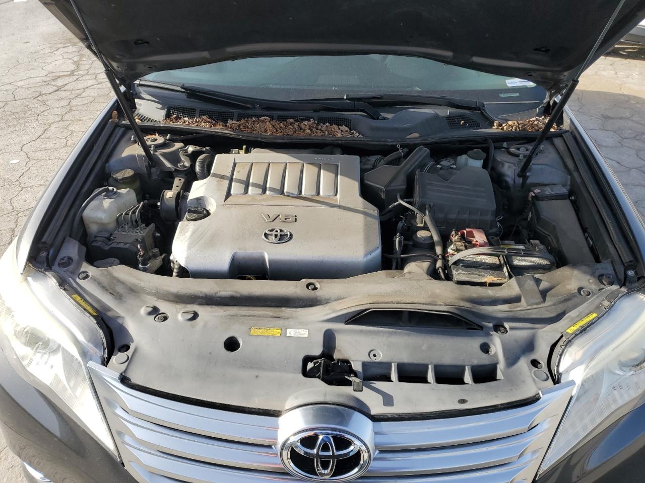 2011 Toyota Avalon - Image 11