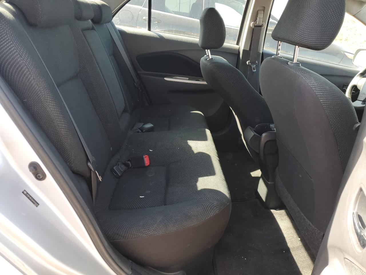 2010 Toyota Yaris - Image 10