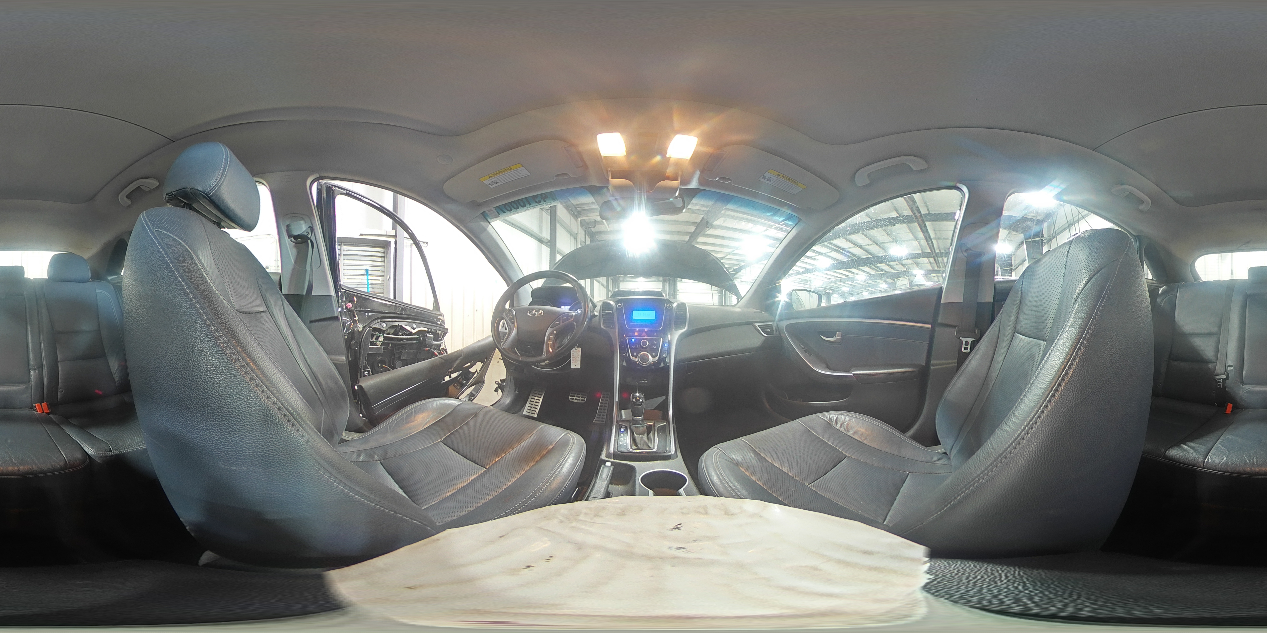 2013 Hyundai Elantra - Image 14