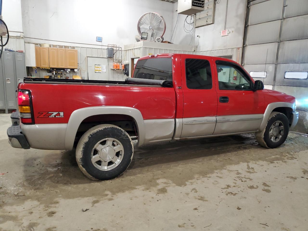 2005 GMC Sierra - Image 3