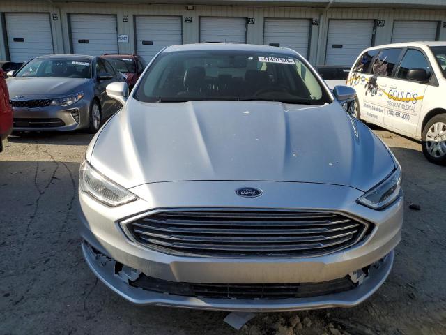  FORD FUSION 2018 Srebrny