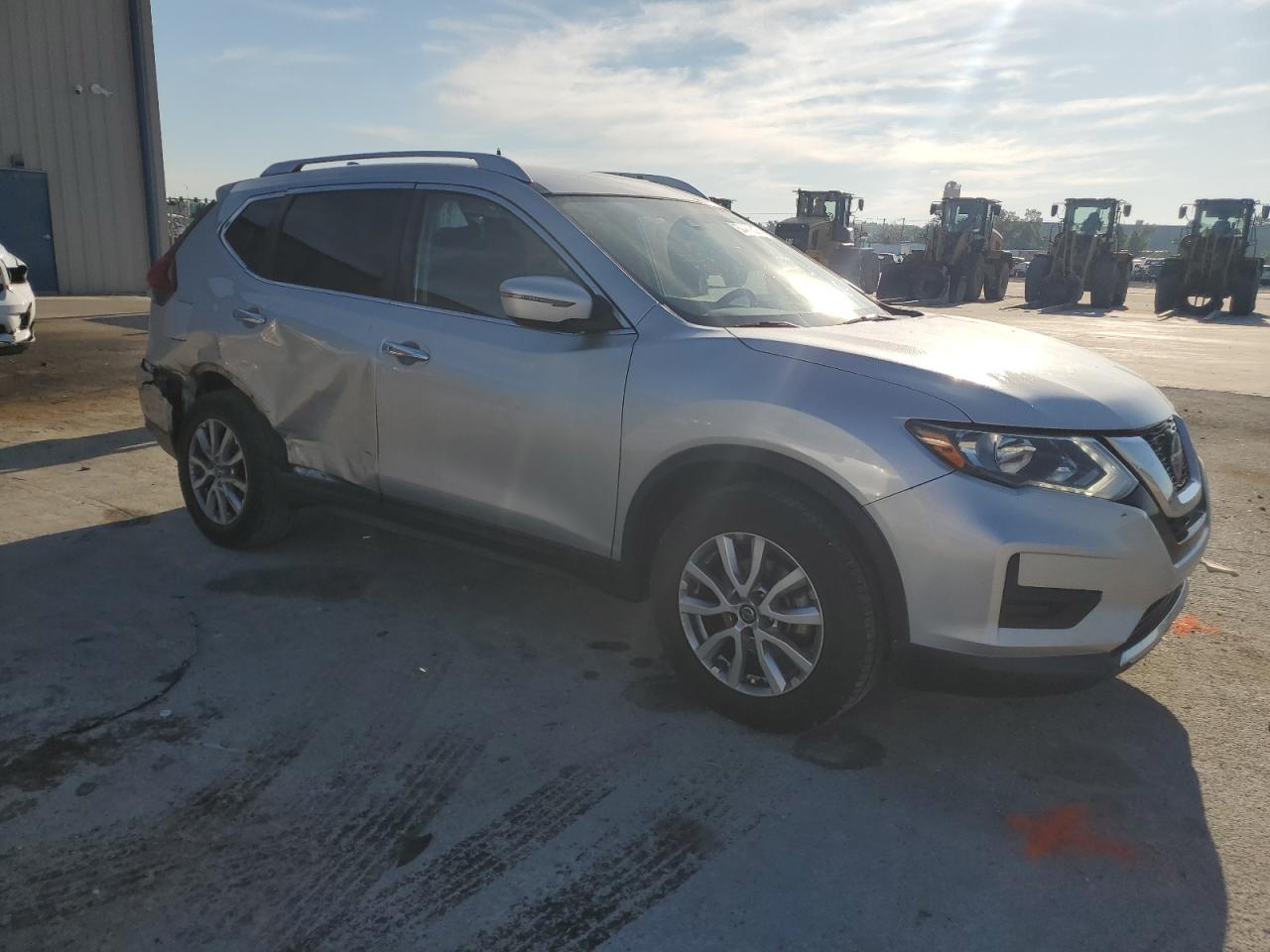 KNMAT2MT8KP527094 Nissan Rogue 2019. Фото: 3