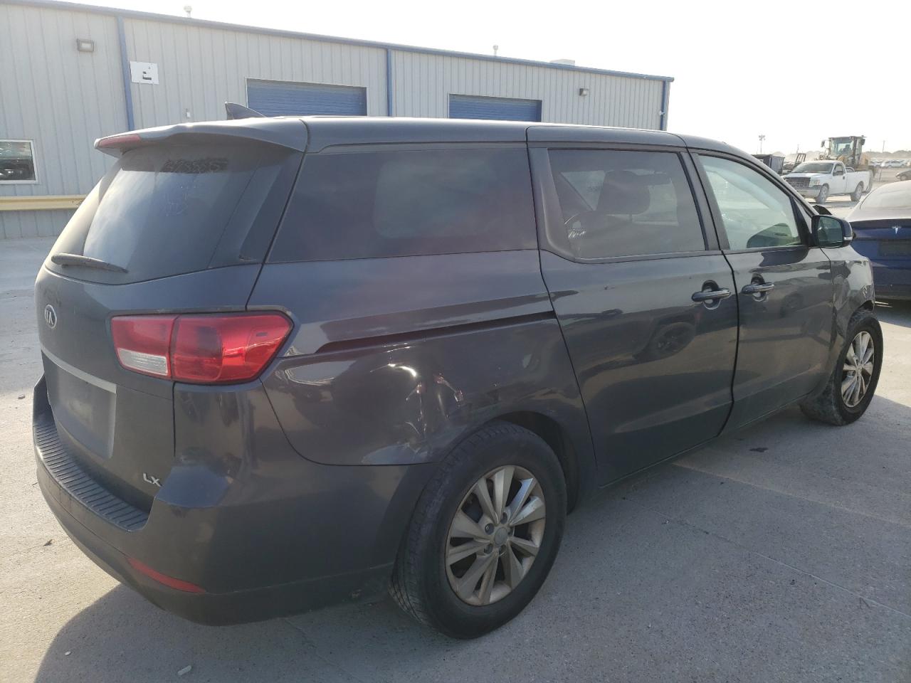 2017 Kia Sedona - Image 3