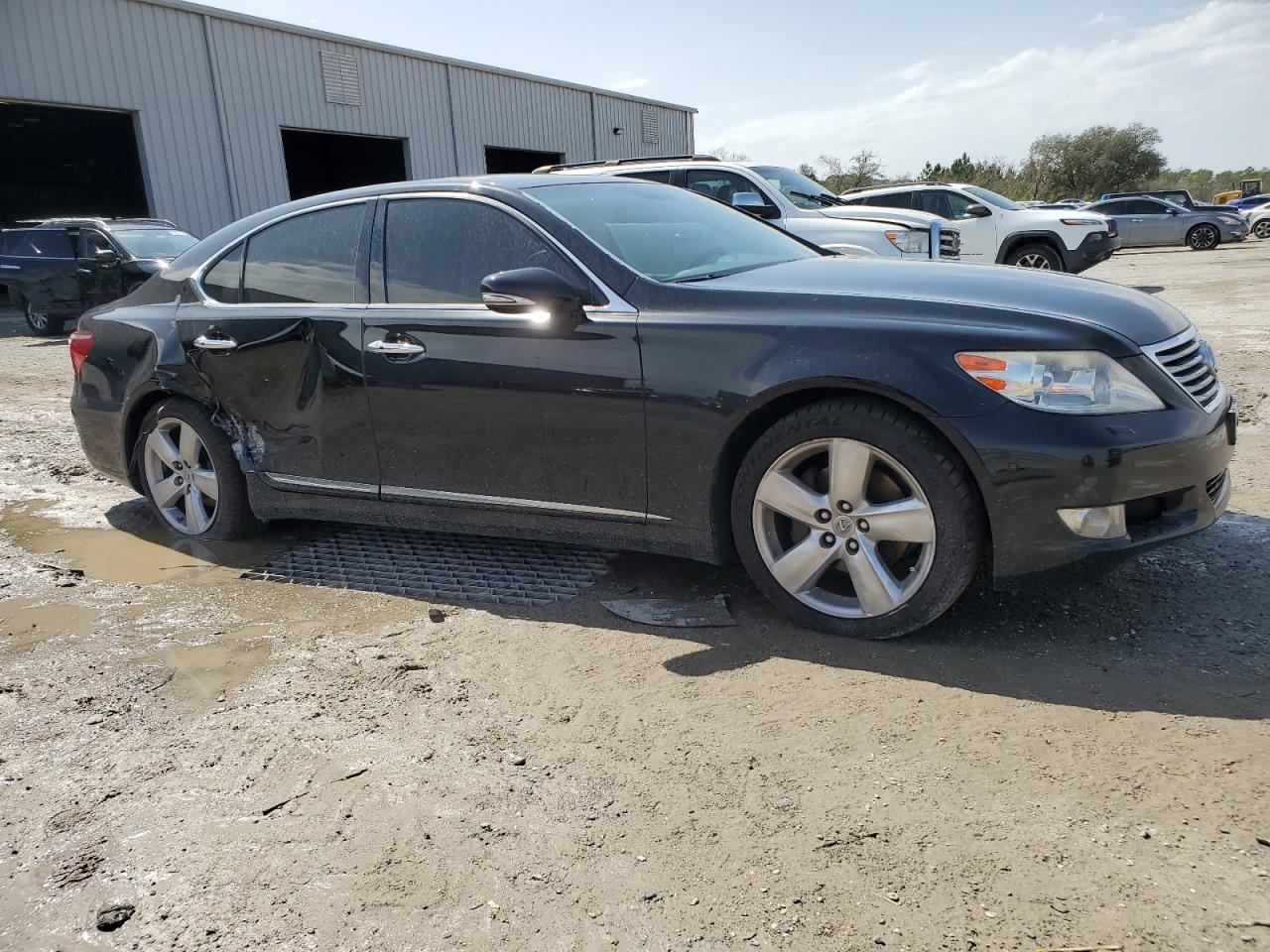 2010 Lexus LS - Image 4