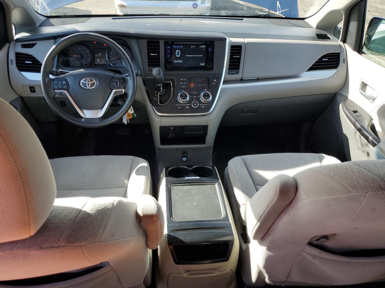 2015 Toyota Sienna - Image 8