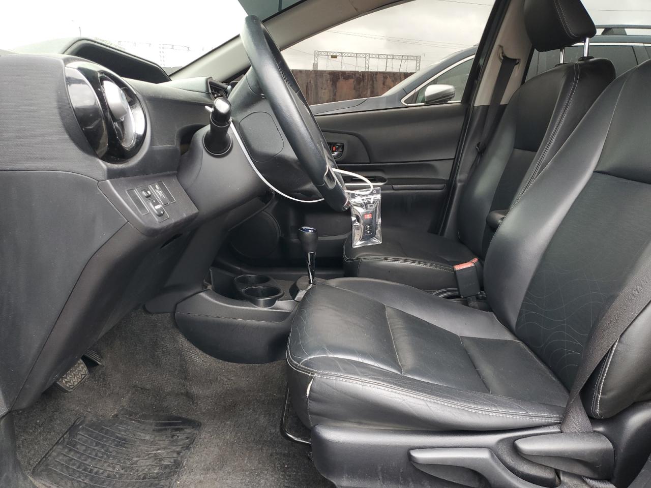 2015 Toyota Prius - Image 7