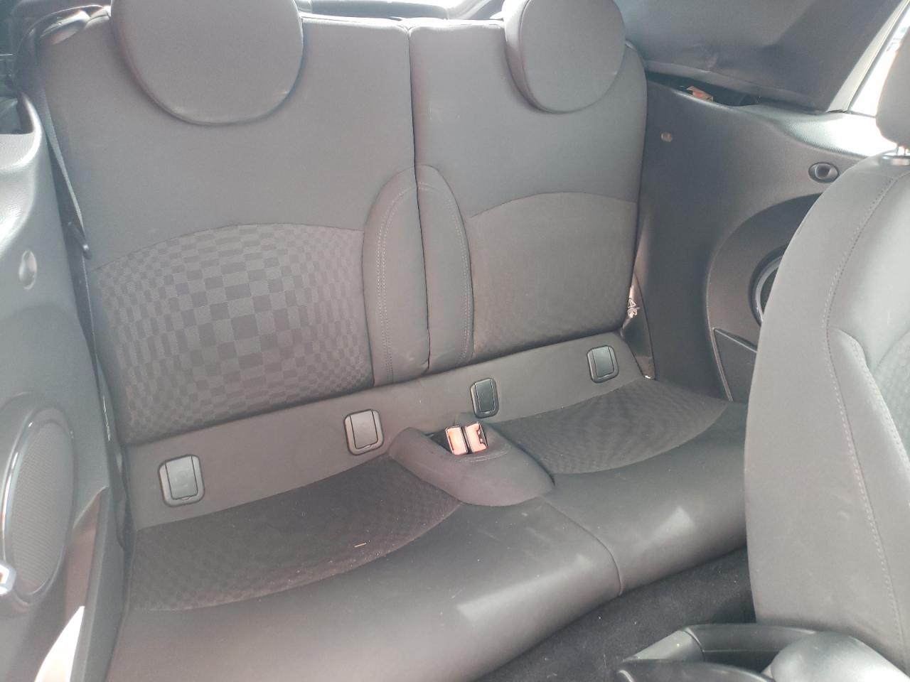 2011 MINI Cooper - Image 10