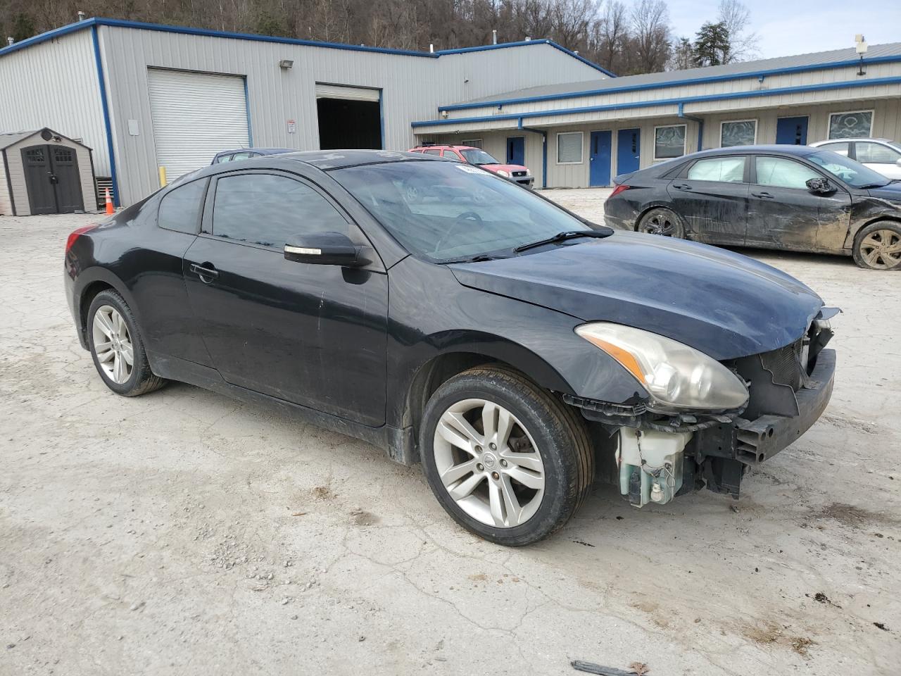 2010 Nissan Altima - Image 4