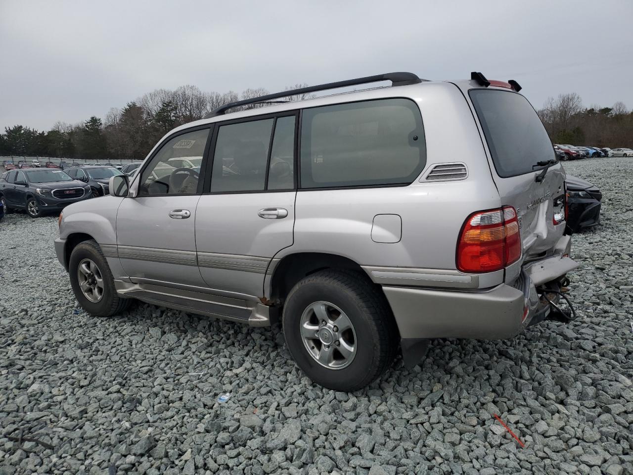 2001 Toyota Land Cruiser - Image 2