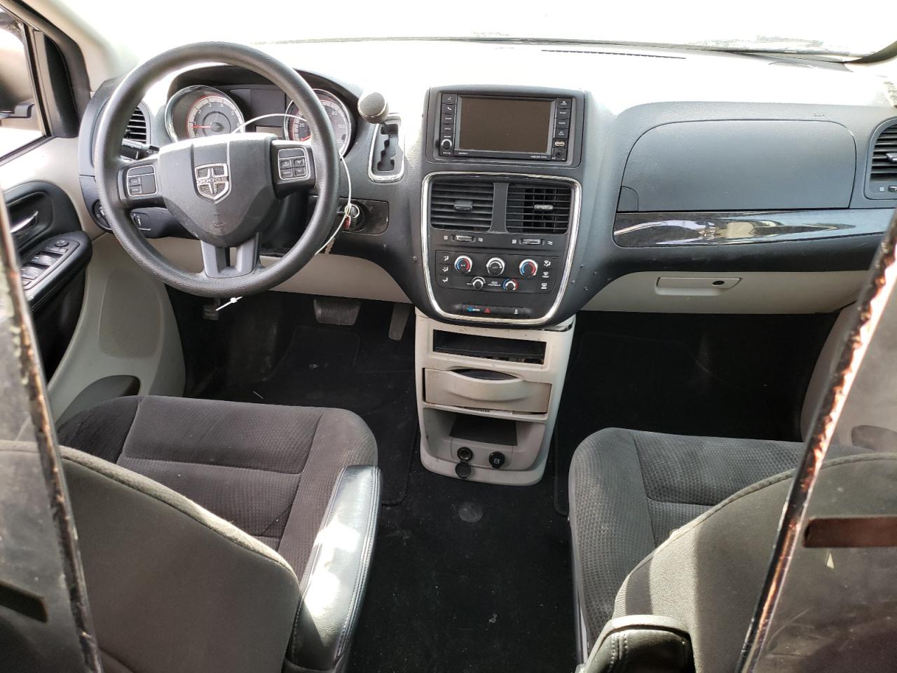 2017 Dodge Caravan - Image 8