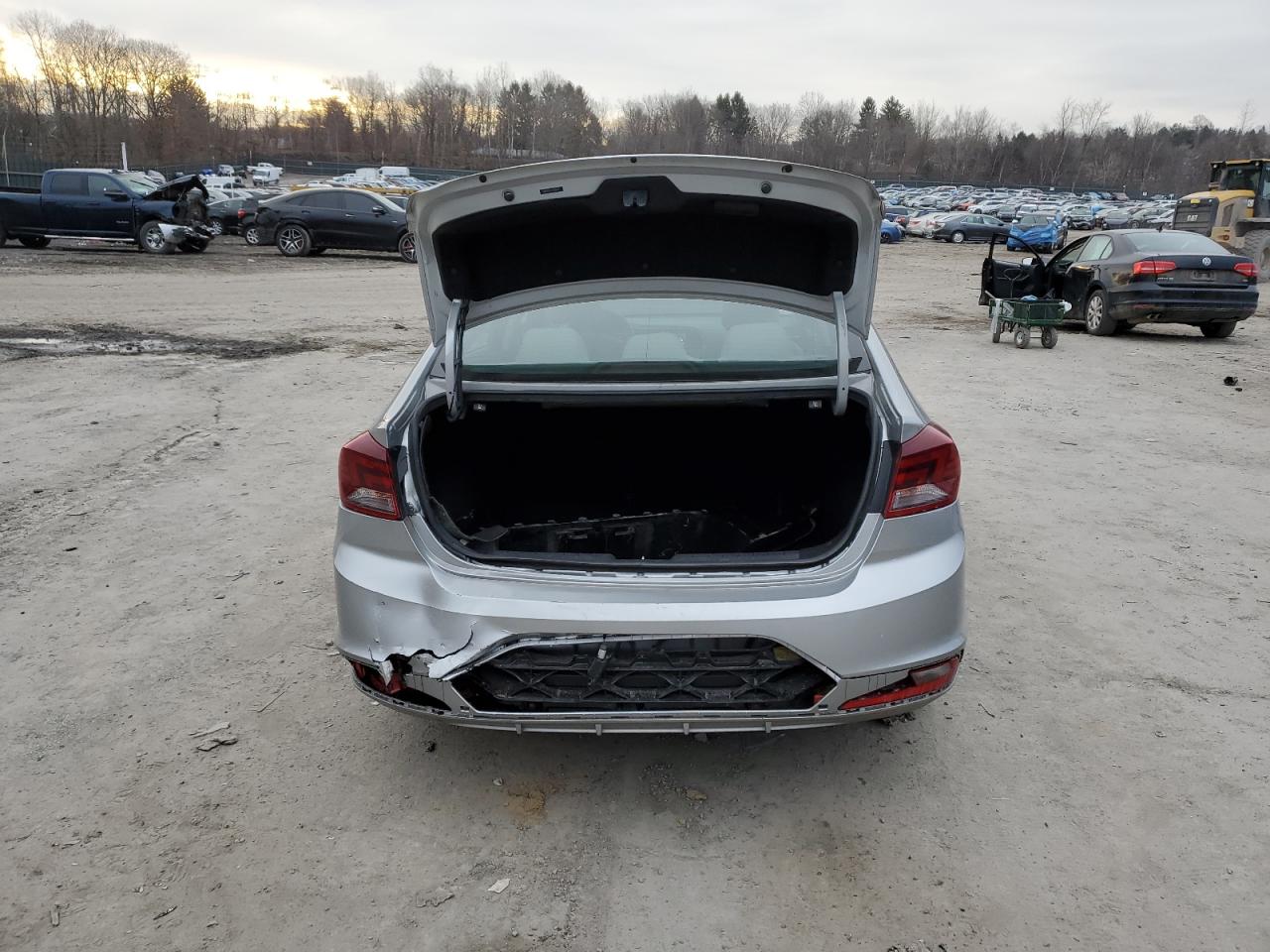 2020 Hyundai Elantra - Image 6