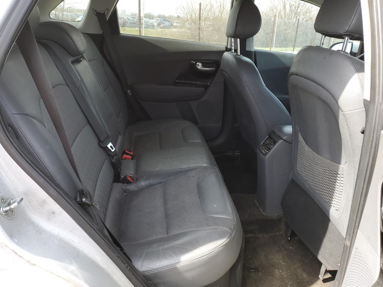 KNDCC3LC1H5068740 2017 Kia Niro Ex