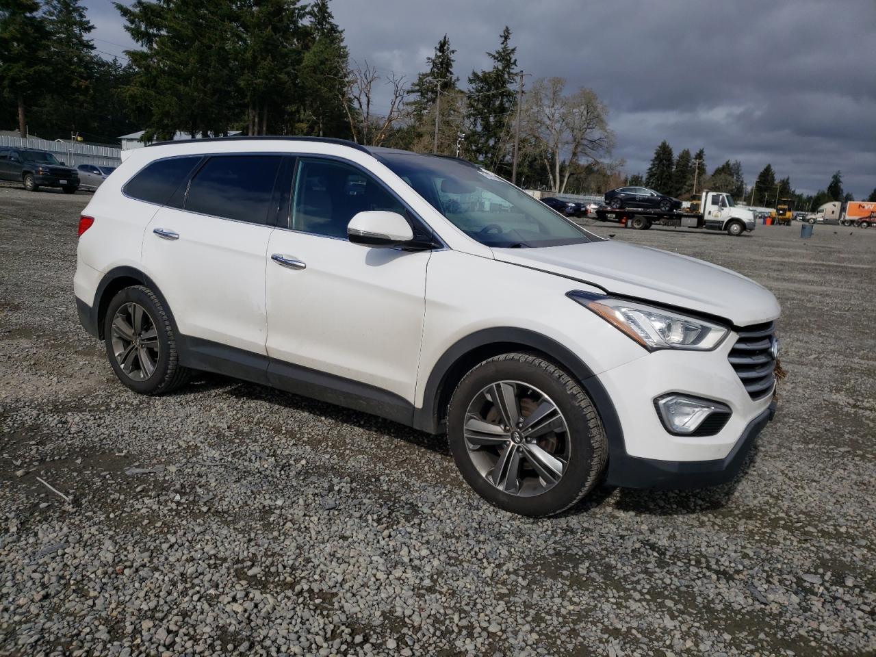 2015 Hyundai Santa Fe - Image 4