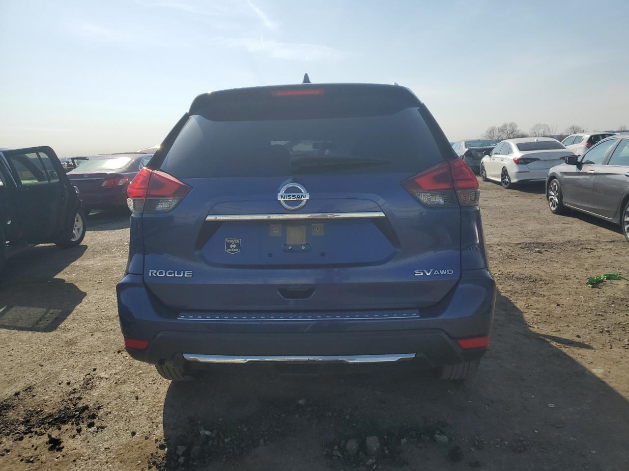 2017 Nissan Rogue - Image 6