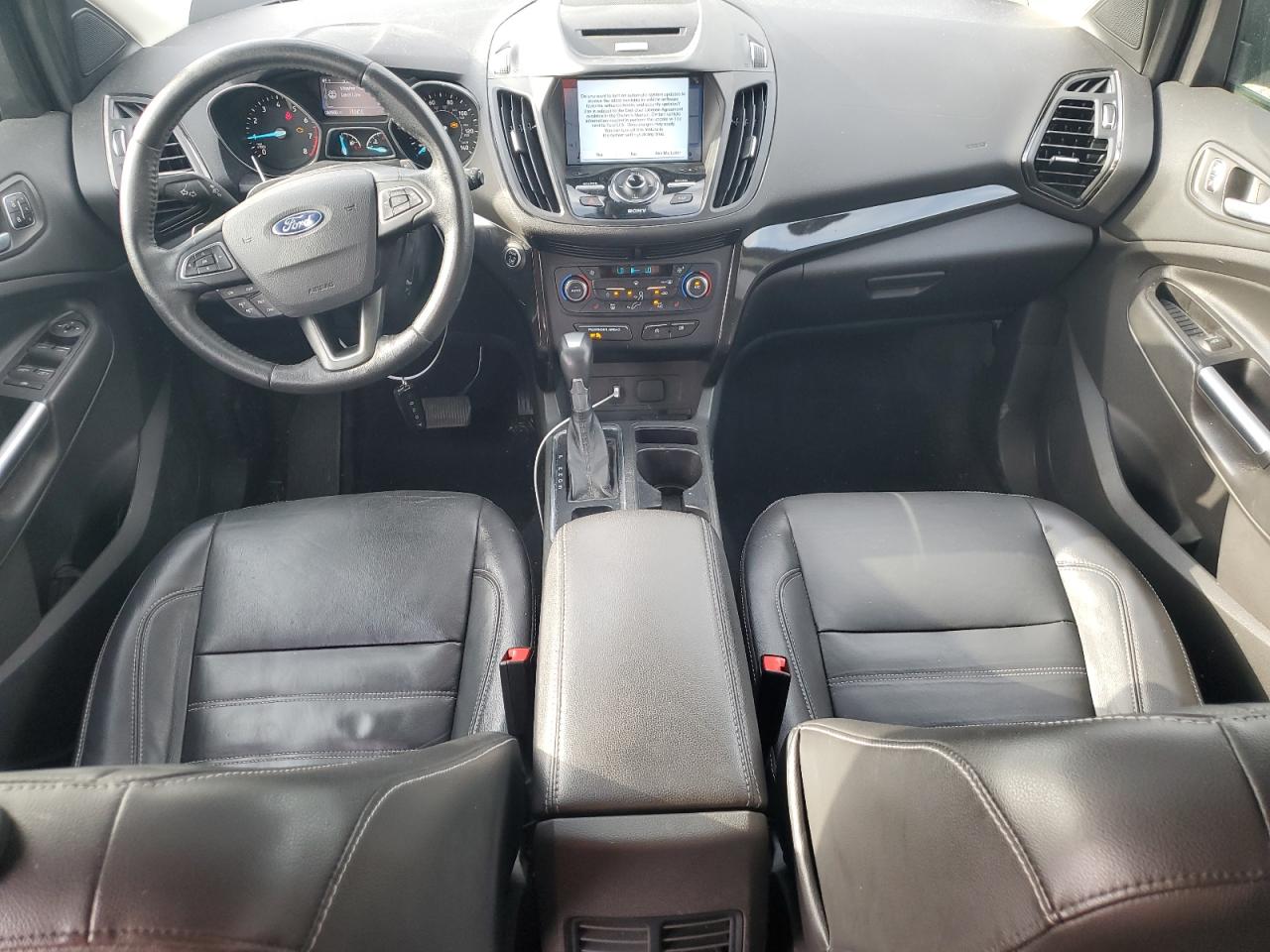 VIN: 1FMCU9JD8HUC16640 2017 FORD ESCAPE