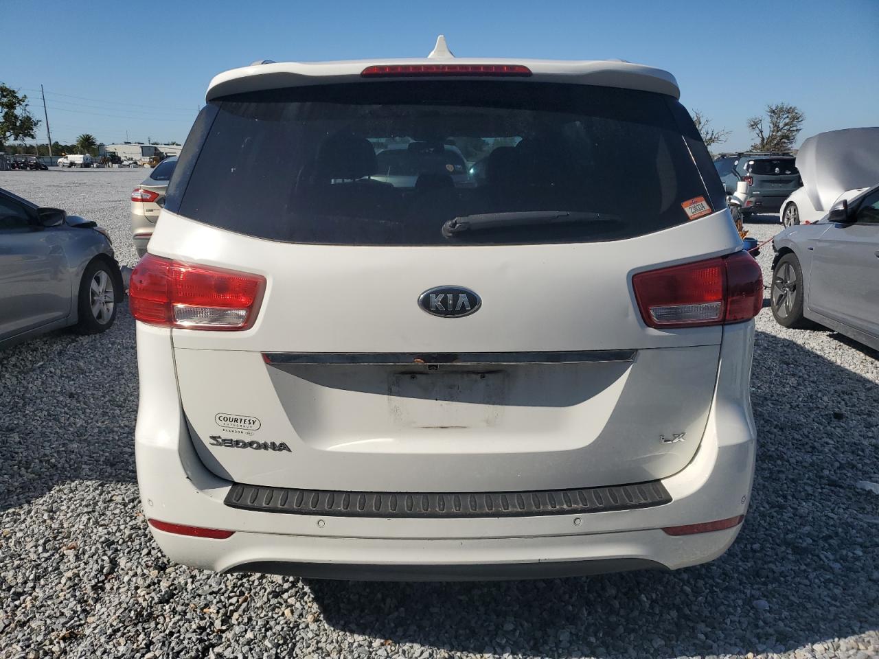 2017 Kia Sedona - Image 6