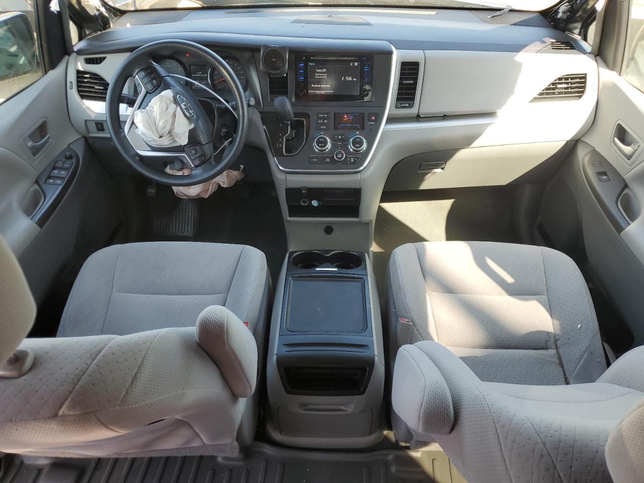 2016 Toyota Sienna - Image 8