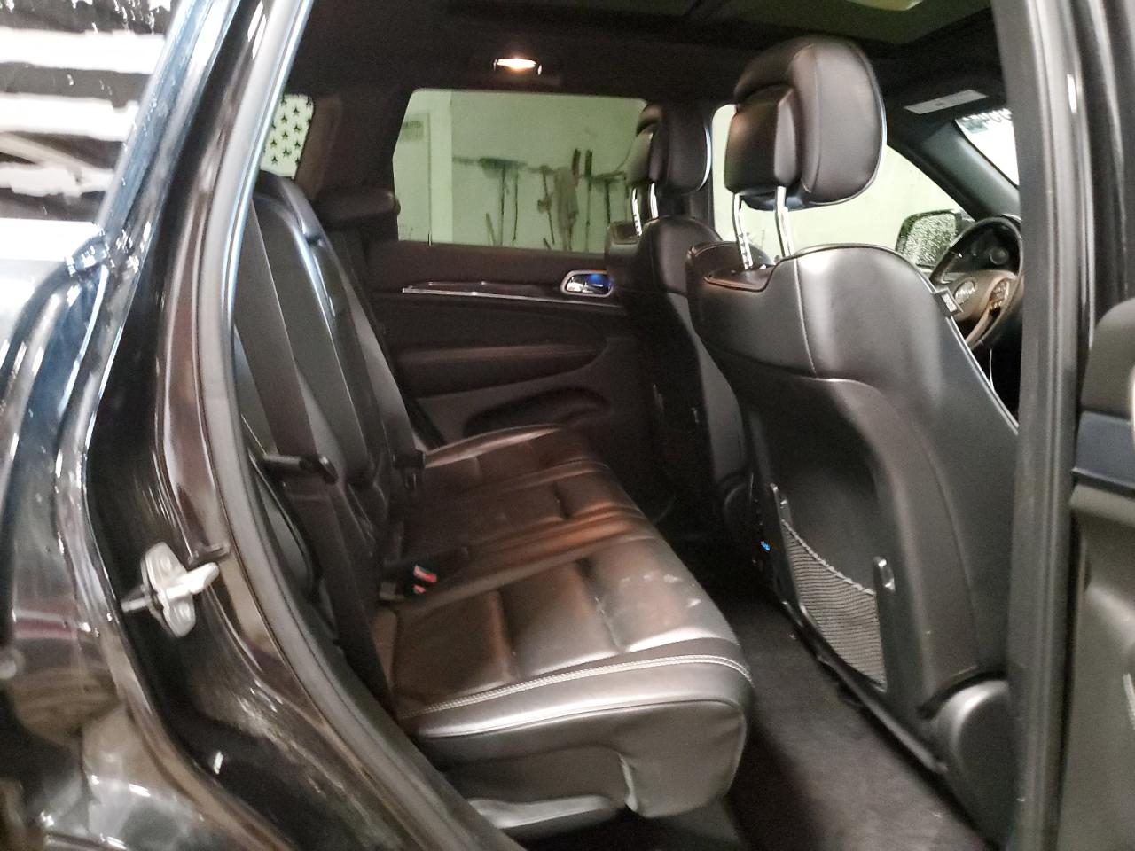 2015 Jeep Grand Cherokee - Image 11