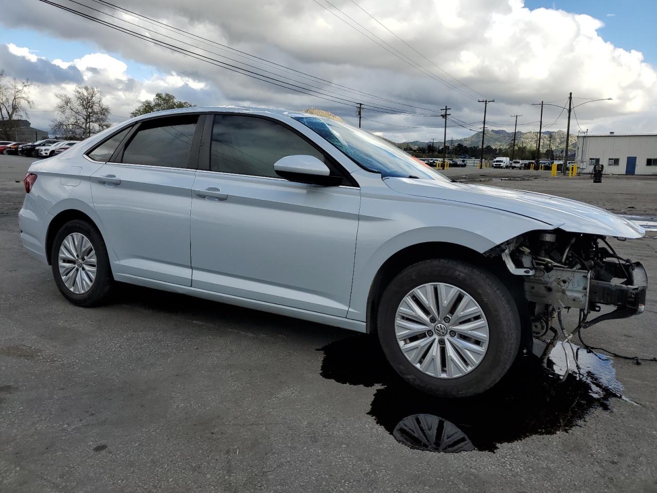 2019 Volkswagen Jetta - Image 4