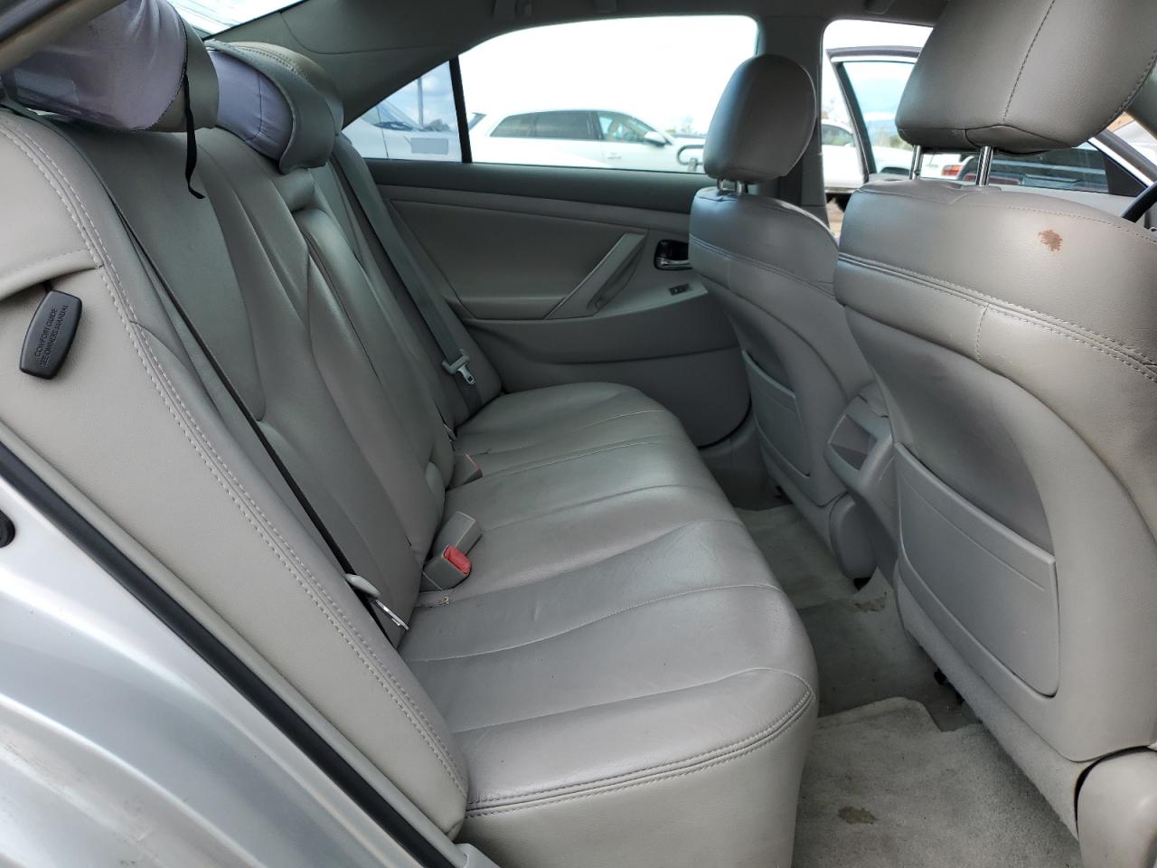 2010 Toyota Camry - Image 10