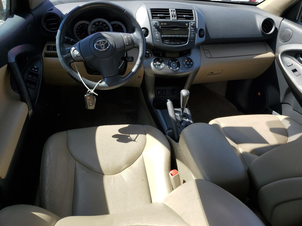2010 Toyota RAV 4 - Image 8