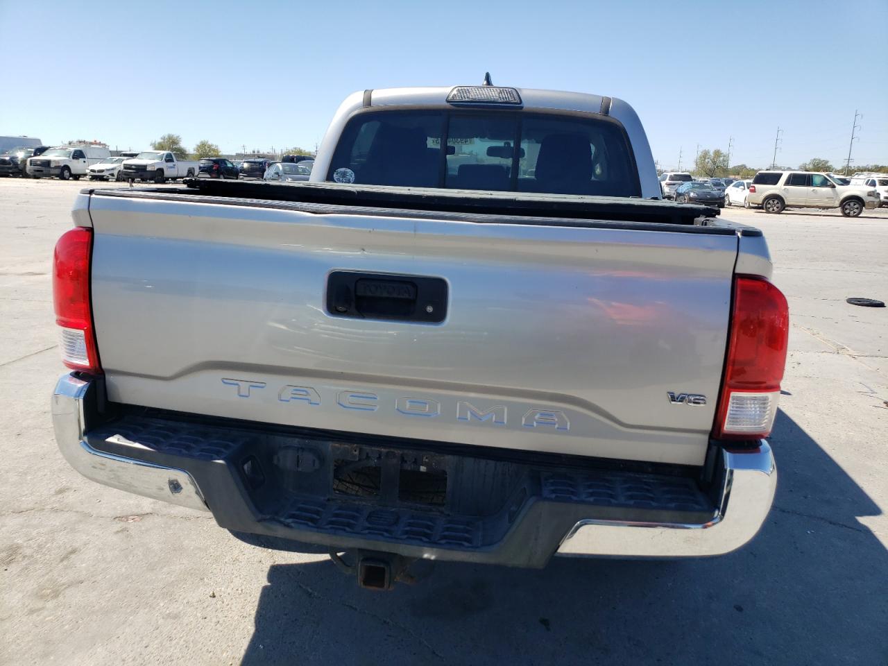 2017 Toyota Tacoma - Image 6