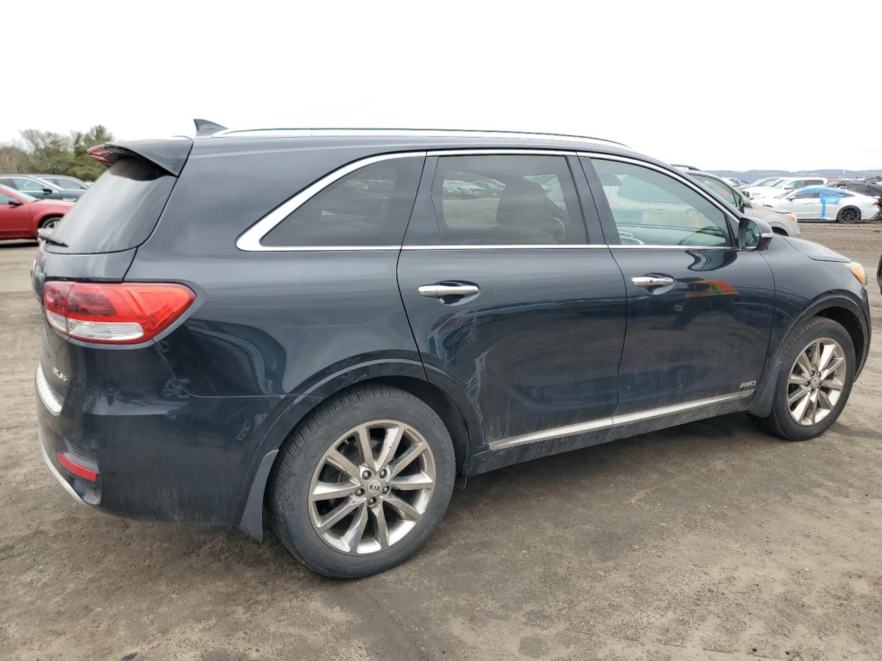 2016 Kia Sorento - Image 3