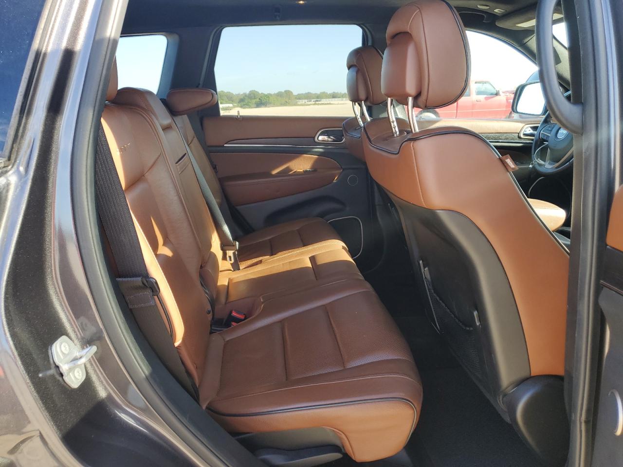 2017 Jeep Grand Cherokee - Image 11