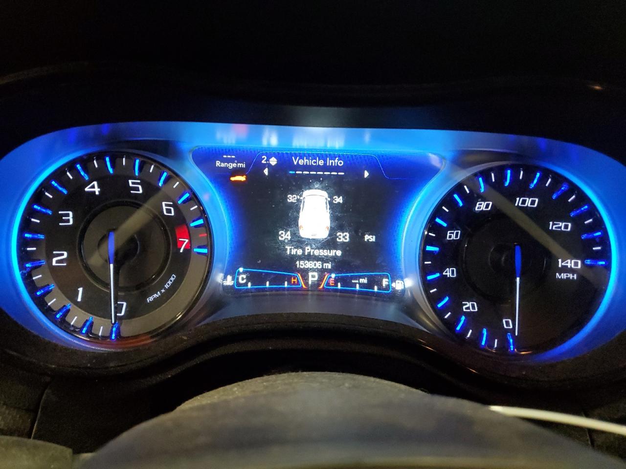 2016 Chrysler 300 - Image 9