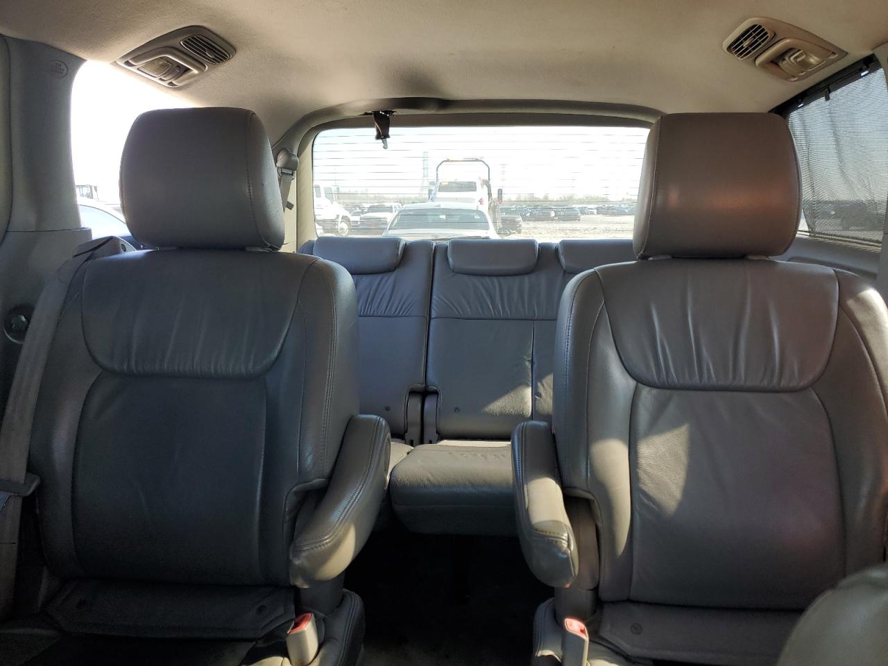 2010 Toyota Sienna - Image 10