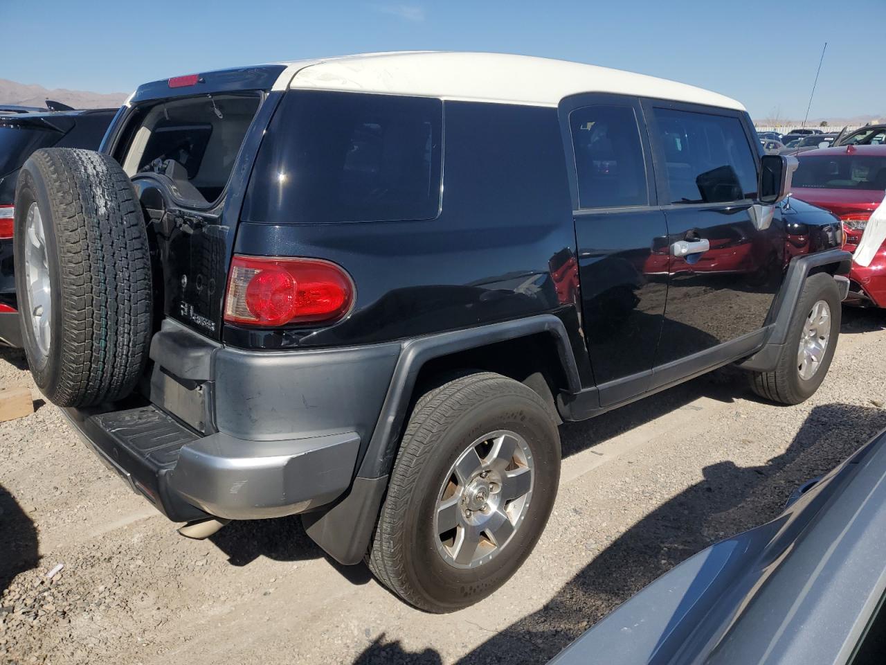2007 Toyota FJ Cruiser - Image 3