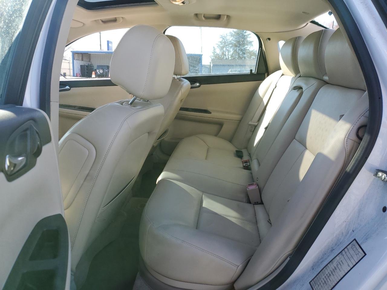 2011 Chevrolet Impala - Image 10