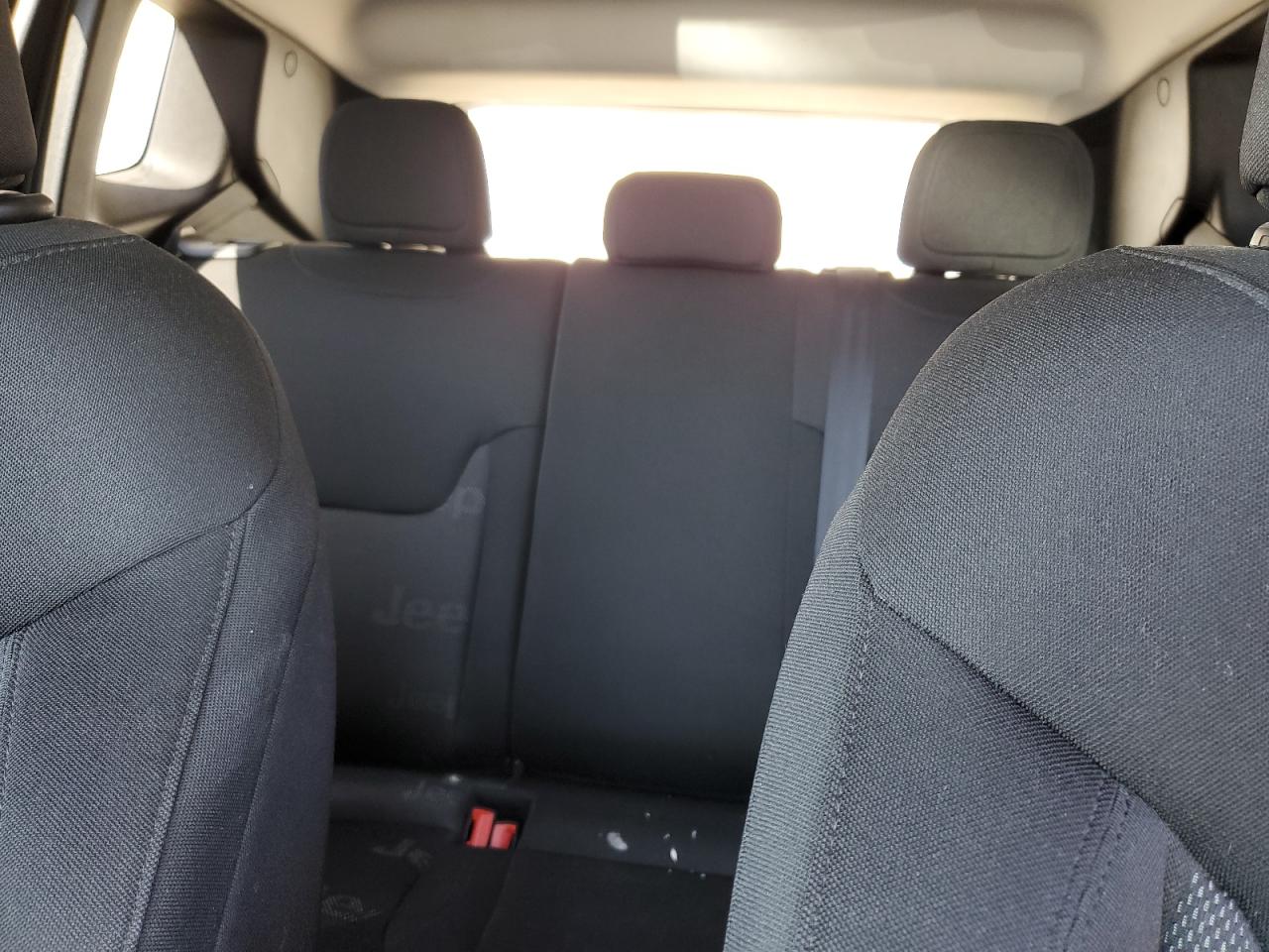 2017 Jeep Renegade - Image 10