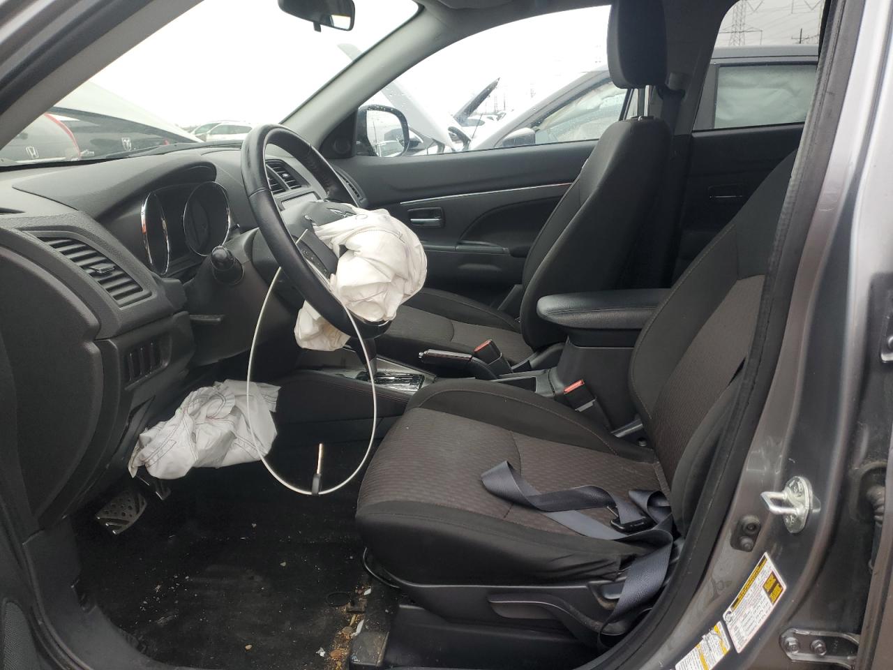 2019 Mitsubishi Outlander - Image 7