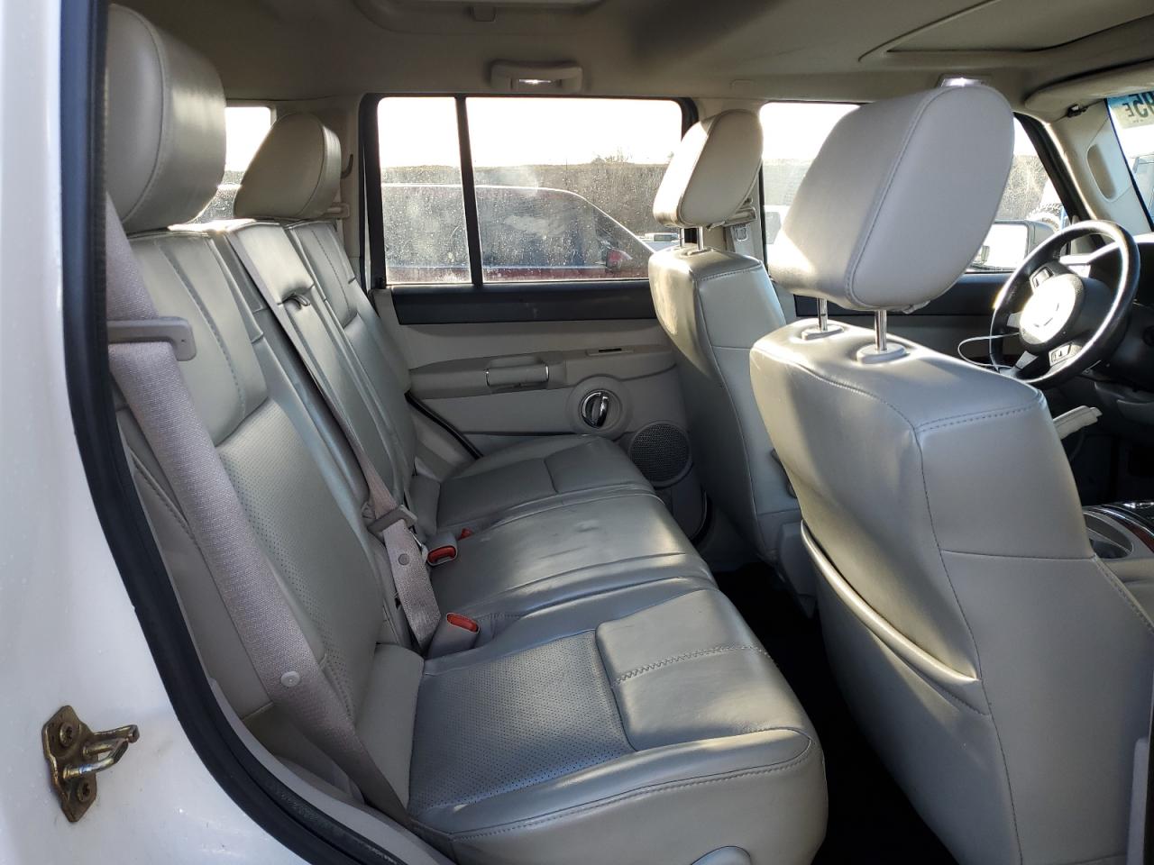 2007 Jeep Commander - Image 11