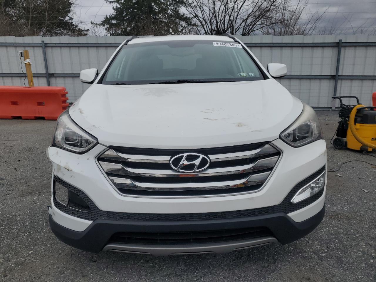 2016 Hyundai Santa Fe - Image 5