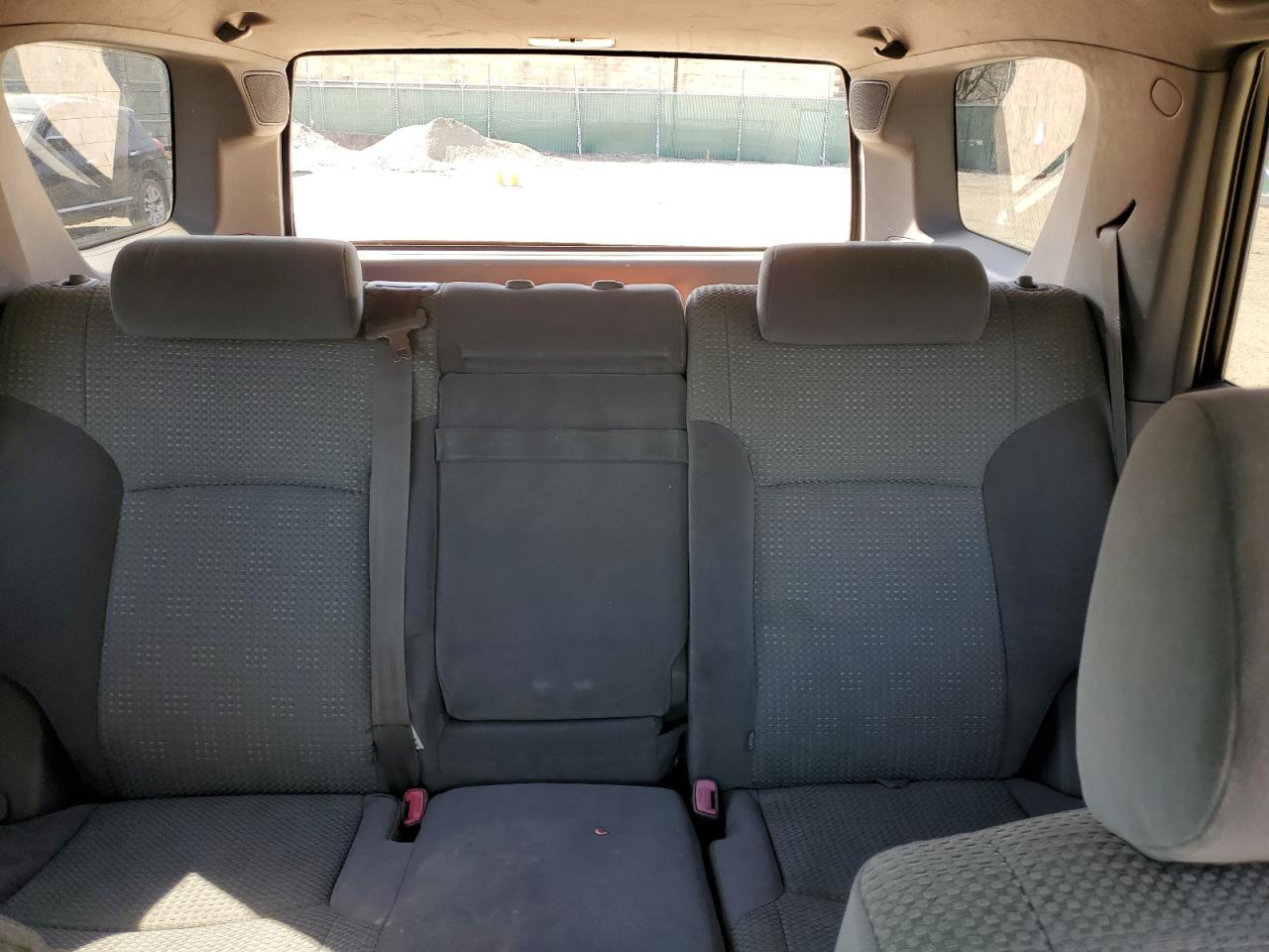2004 Toyota 4Runner - Image 10