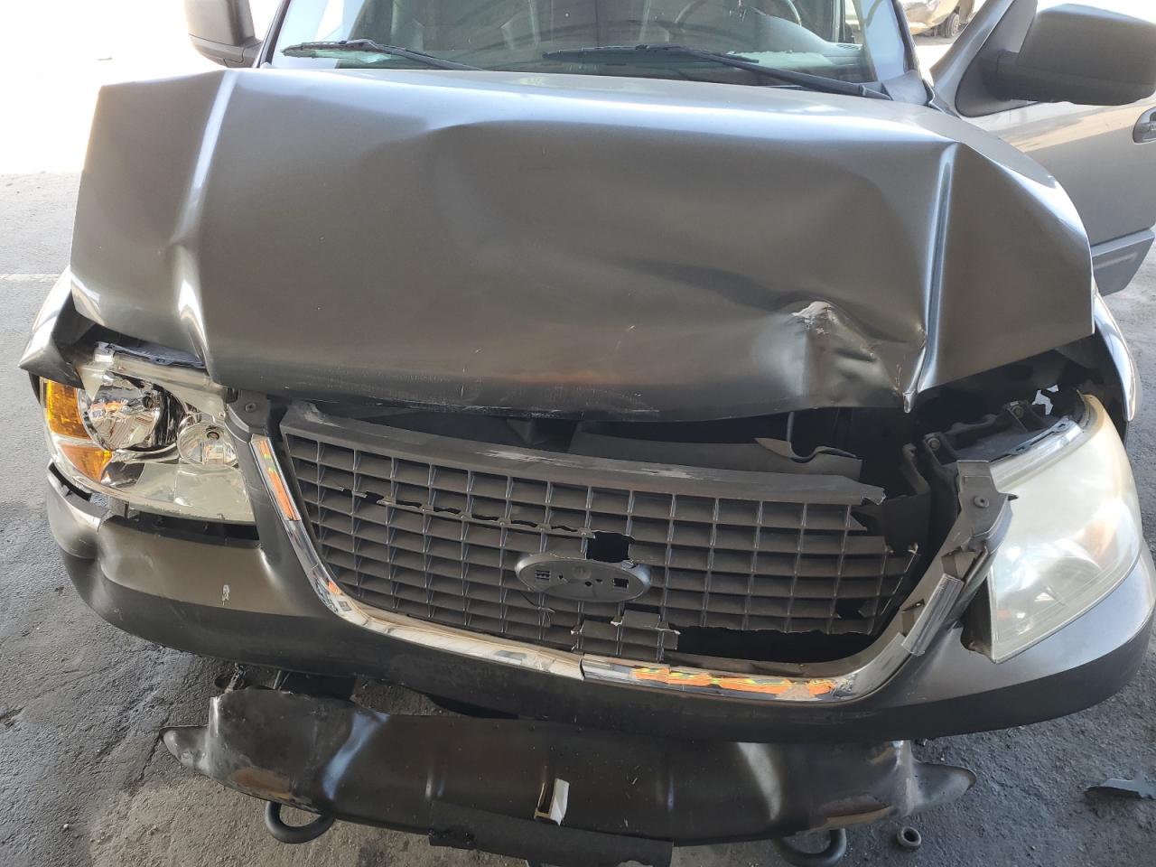 2003 Ford Expedition - Image 13