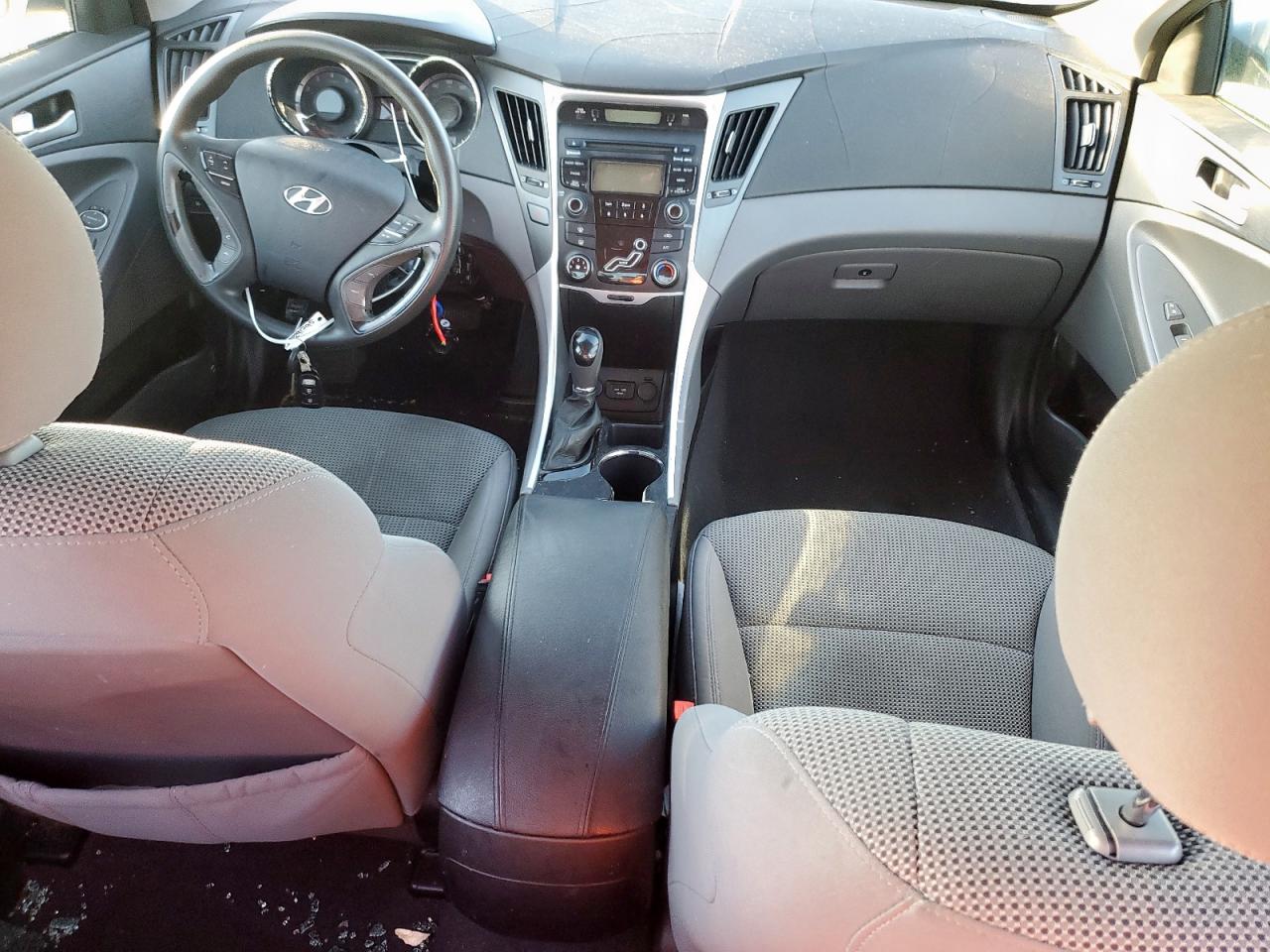2013 Hyundai Sonata - Image 8