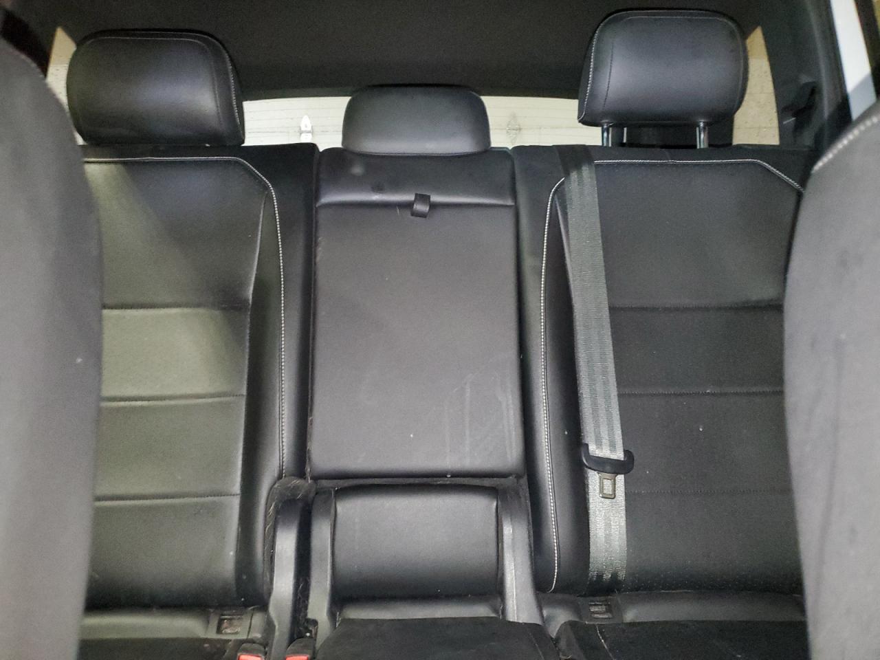 2021 Volkswagen Tiguan - Image 10
