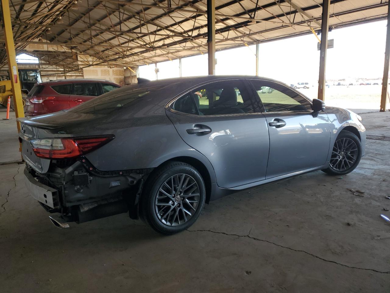 2018 Lexus ES - Image 3