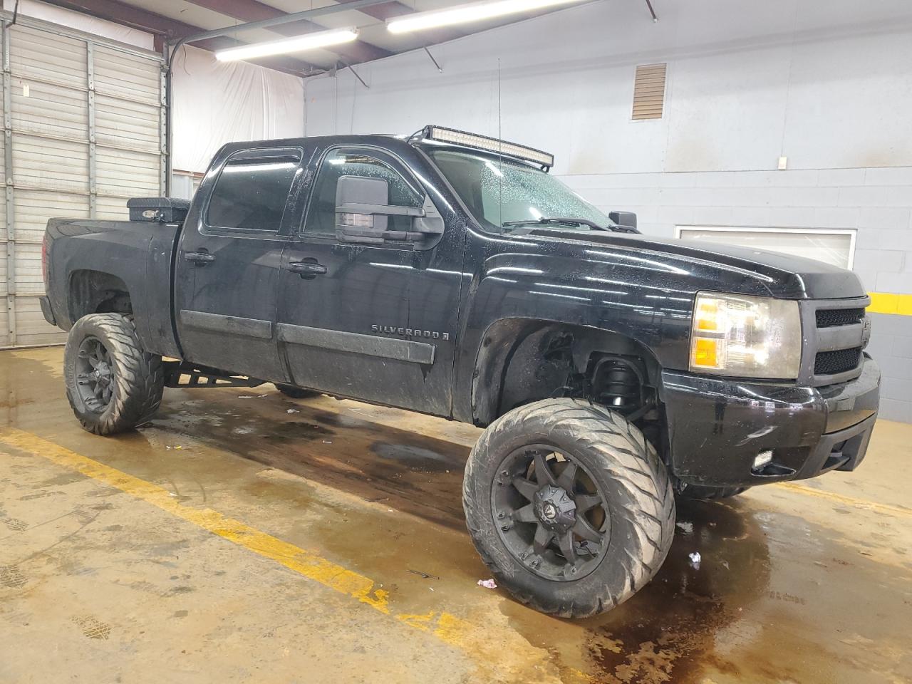 2008 Chevrolet Silverado - Image 4