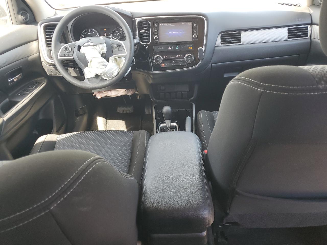2018 Mitsubishi Outlander - Image 8