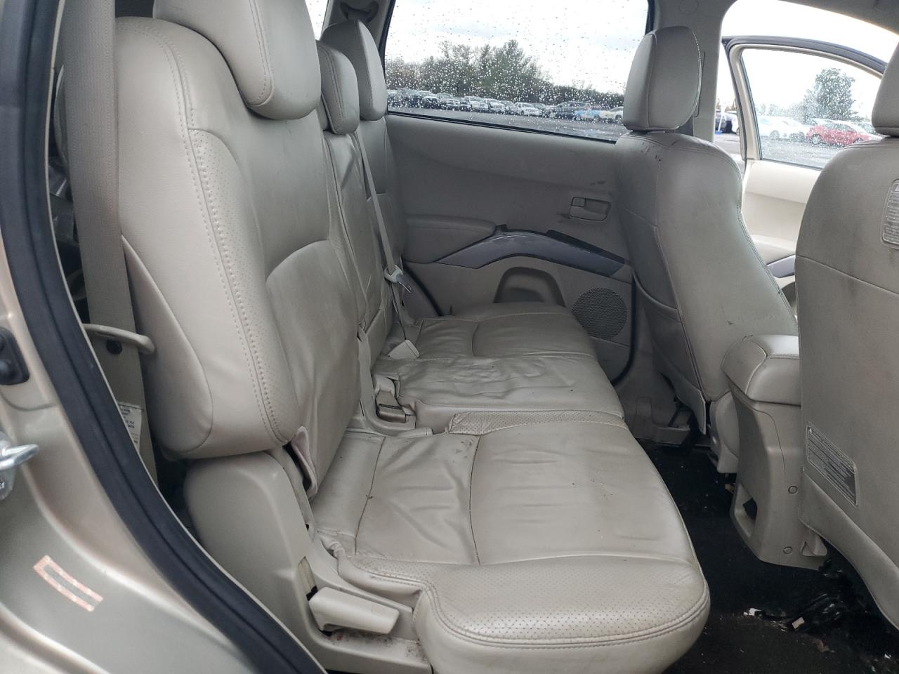 2007 Mitsubishi Outlander - Image 10