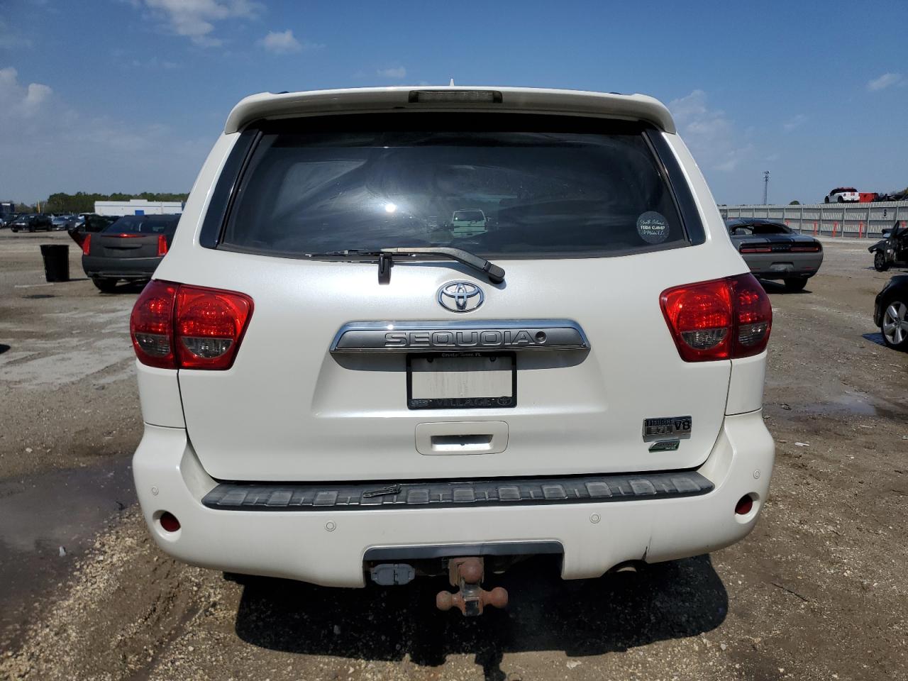 2013 Toyota Sequoia - Image 6