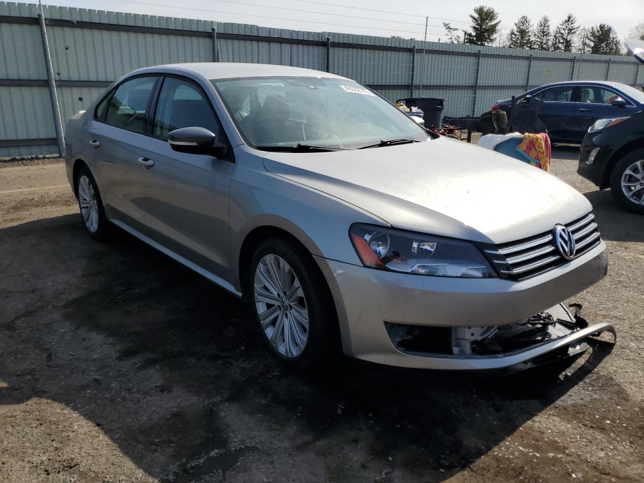 2014 Volkswagen Passat - Image 4
